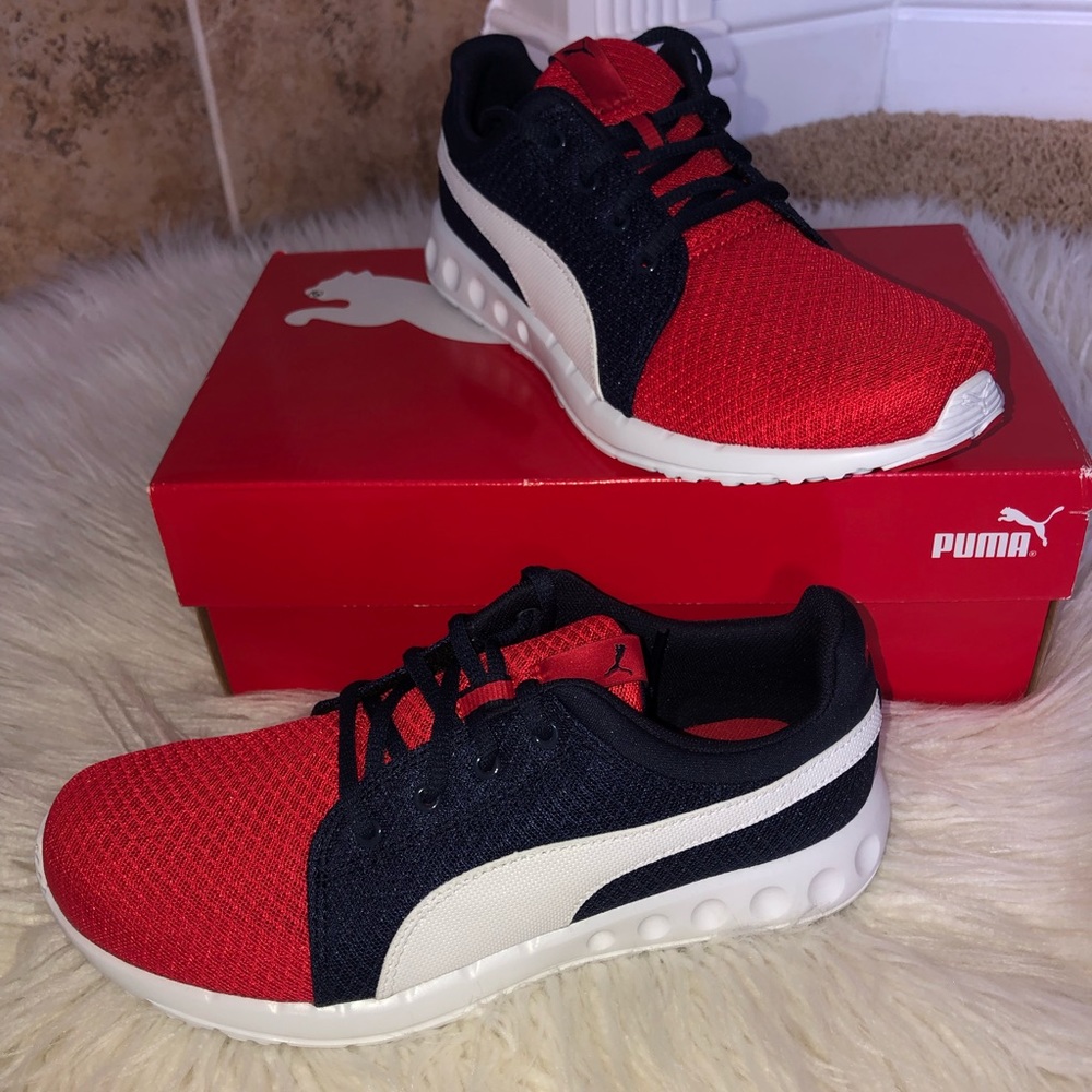 Carson Runner 400 Pumas Red White & Blue